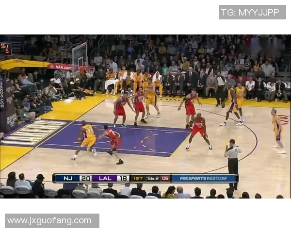 篮球十佳球精彩瞬间回顾，感受扣篮与绝杀的震撼魅力