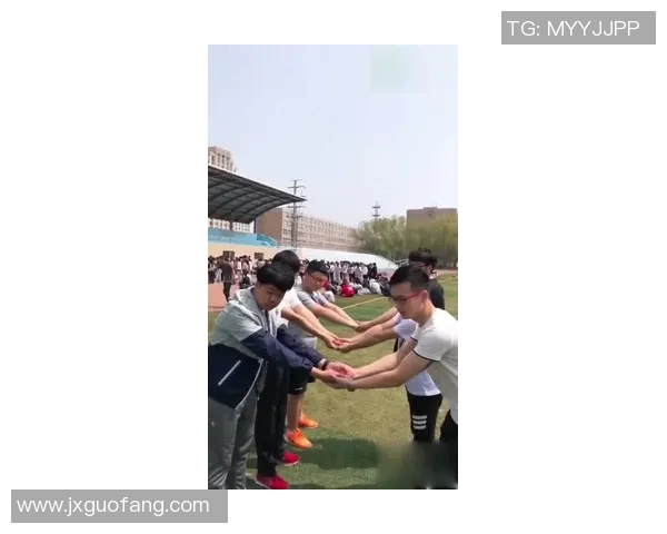 成都攀岩队配合问题引发热议队员间默契与信任的考验