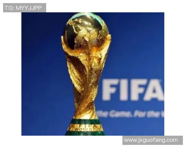 世界杯决赛激战正酣 两队争夺荣誉巅峰 谁将捧起梦幻奖杯书写历史